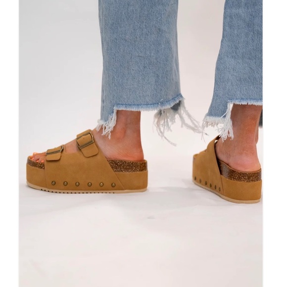 Women’s platform sandal size 9 - Picture 2 of 5